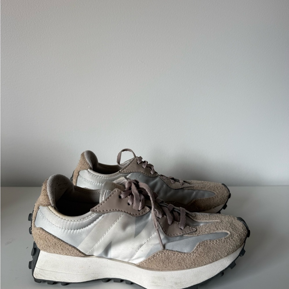 New Balance 327 size US 7